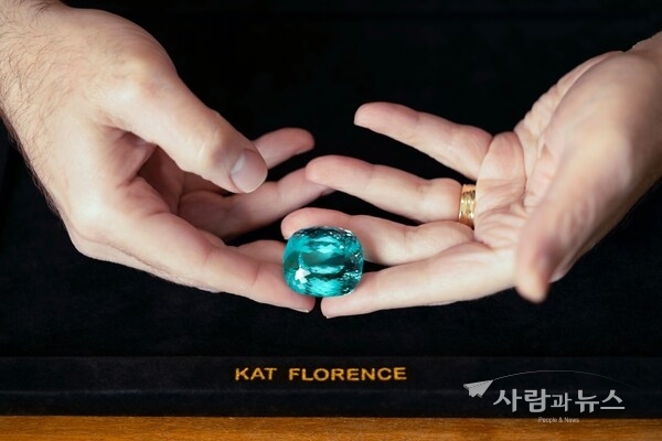 The Kat Florence Lumina